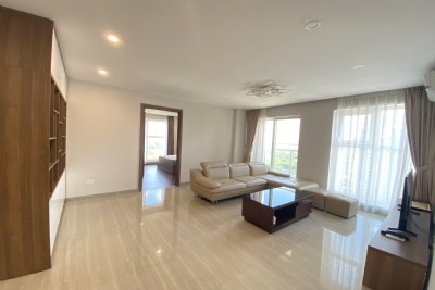 Apartment for rent with area 154 sqm, 3 bedrooms, golf course view at L3 building in Ciputra