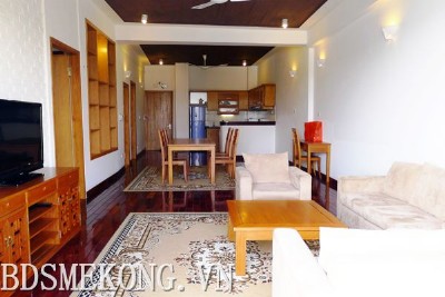 Apartment with lake view, 02 balconies for rent in Quang An, Tay Ho