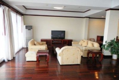 Duplex serviced apartment for rent in Lakeside Garden building Xuan Dieu