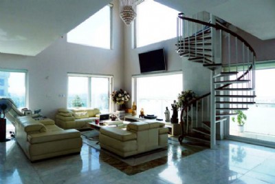 Penthouse with 500m2 in living area for rent in Golden Westlake