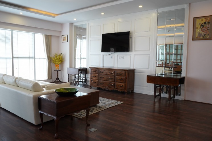 Apartment for rent in area of 154 sqm, 3 bedrooms in L1 Ciputra building. 1