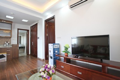 Bright serviced apartment with 1 bedroom for rent on Dao Tan street, Ba Dinh district