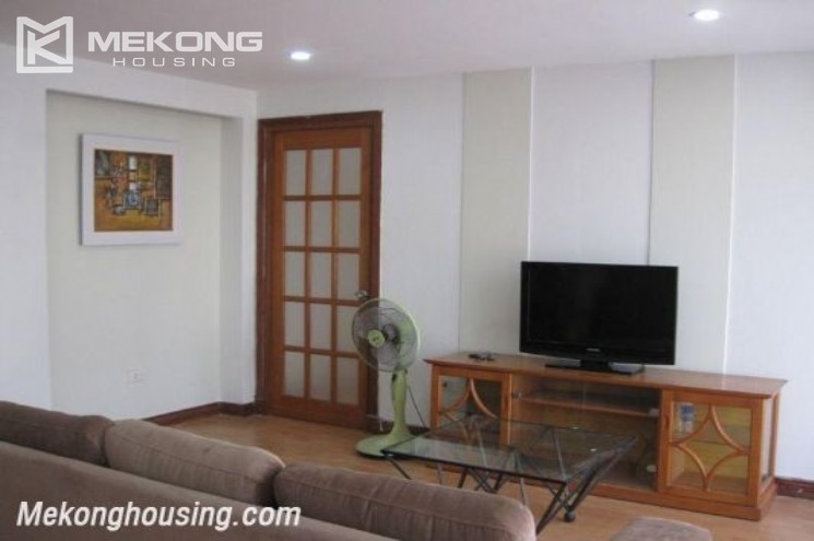 One bedroom serviced apartment for rent in Lang Ha street, Dong Da district, Hanoi 1